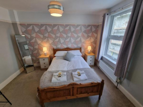 Charming 2 bed house, great location, dog friendly